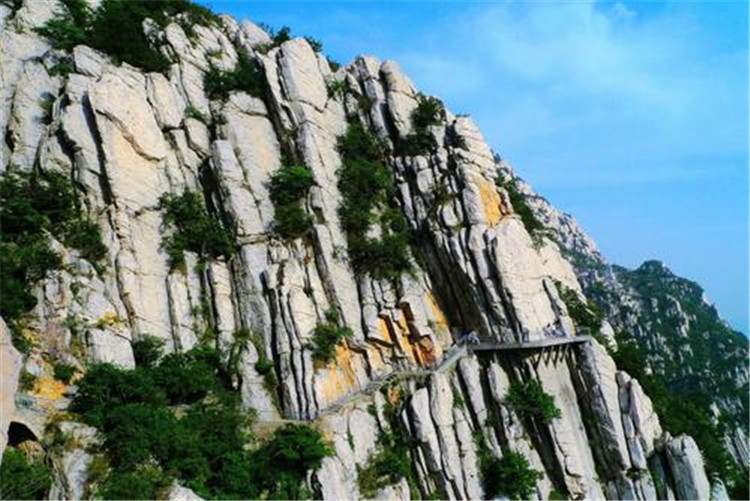 少(shǎo)林(lín)寺龍門(mén)石窟 開(kāi)封純玩(wán)兩日(rì)遊 （洛陽龍門(mén)石窟少(shǎo)林(lín)寺三日(rì)遊）