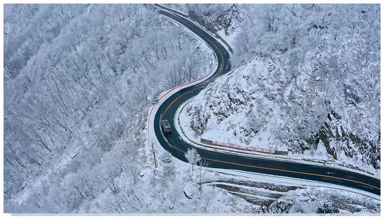 “此生(shēng)必駕”的(de)白(bái)雲天路(lù)，沿途風(fēng)景美(měi)到(dào)逆天（白(bái)雲打一(yī)肖）