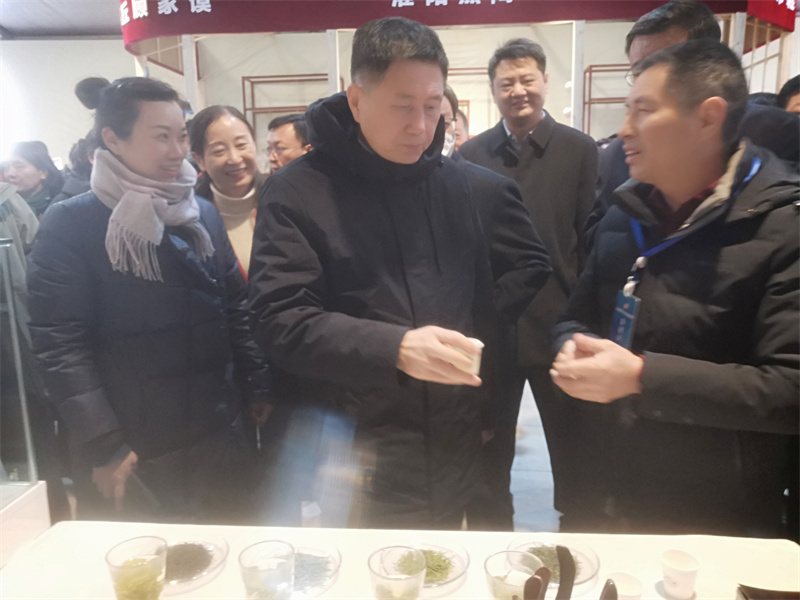 信陽非遺工(gōng)坊“三劍客” 驚豔陳州古城(chéng)（信陽非遺文(wén)化(huà)）