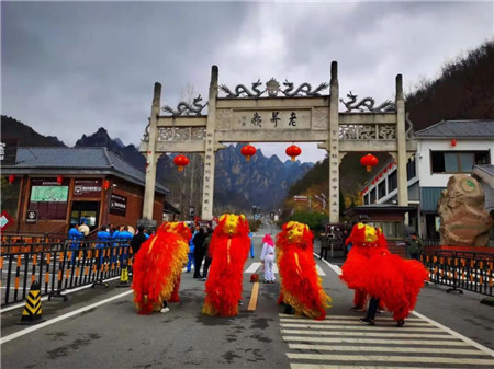 2023老(lǎo)界嶺“伏牛山(shān)開(kāi)山(shān)節”暨萬畝花(huā)海(hǎi)觀賞季即将開(kāi)幕（老(lǎo)界嶺伏牛山(shān)神）